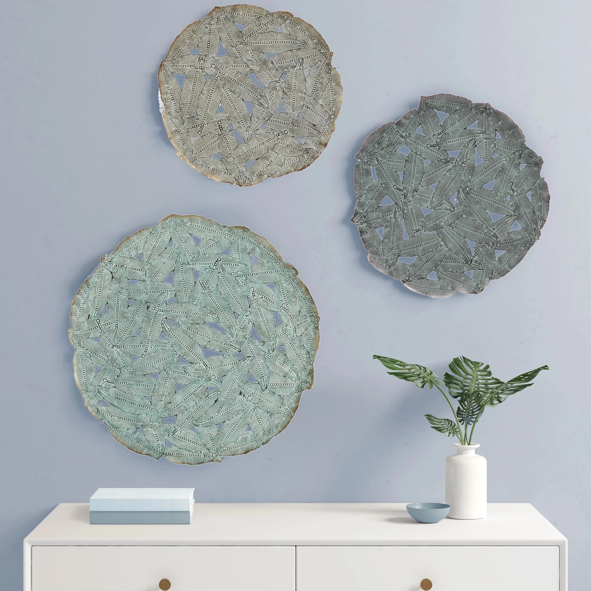 Madison Park Rosalie Textured Feather 3-piece Metal Disc Wall Decor Set