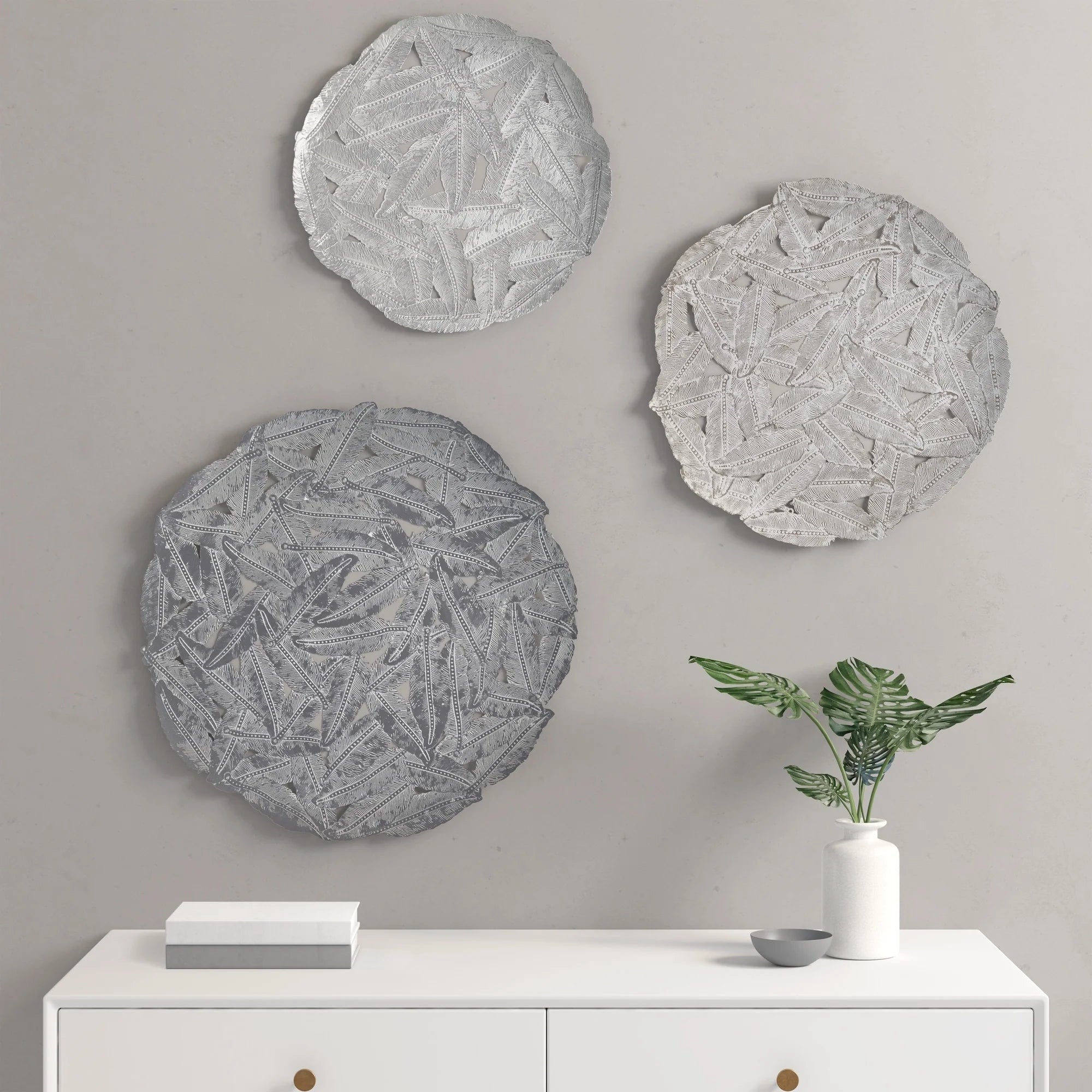Madison Park Rosalie Textured Feather 3-piece Metal Disc Wall Decor Set